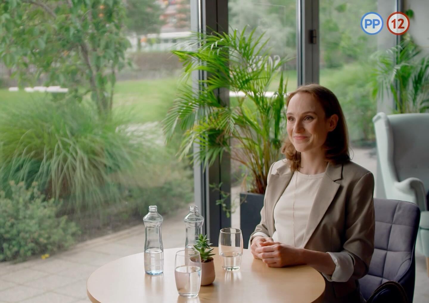 Training photo example: indoor professional setting